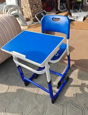 Quality Student Reading Table and Chairs