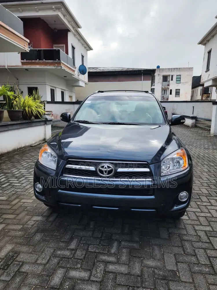 Toyota RAV4 2011 Green