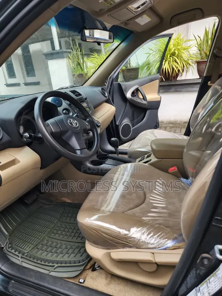 Toyota RAV4 2011 Green