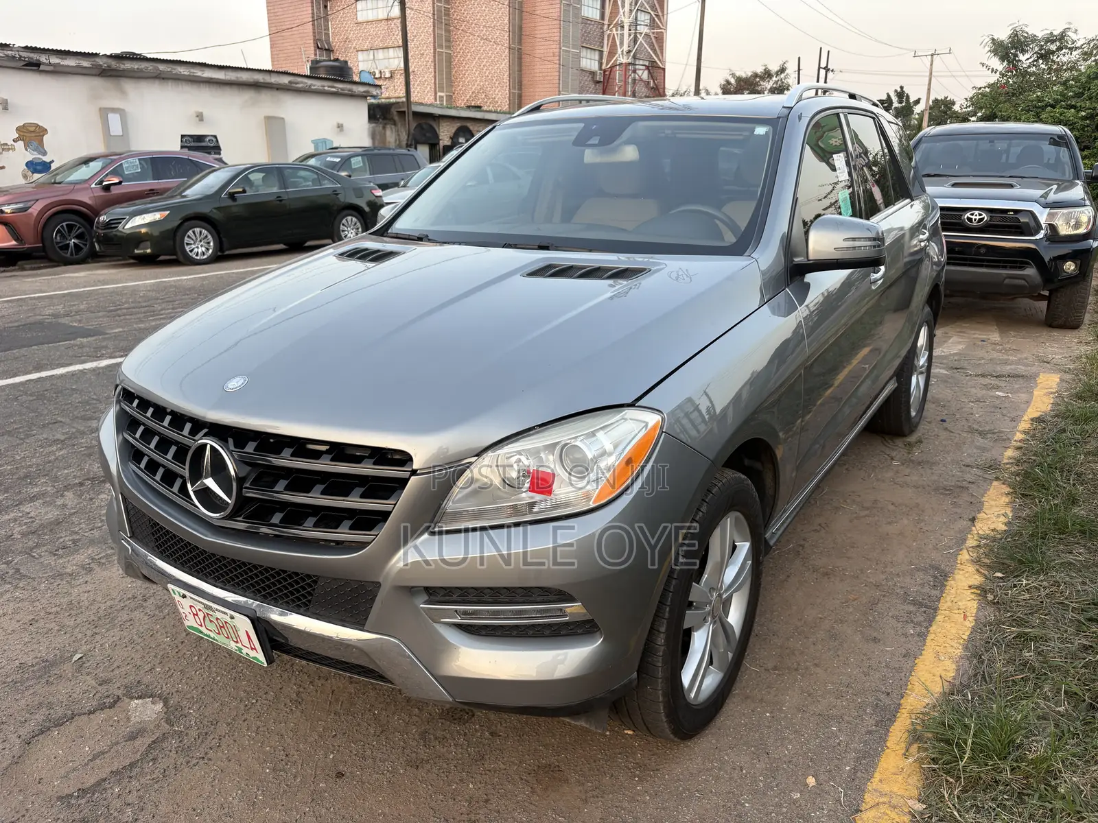 Mercedes-Benz M Class ML350 4MATIC 4dr SUV AWD (3.5L 6cyl 7A) 2014 Gray
