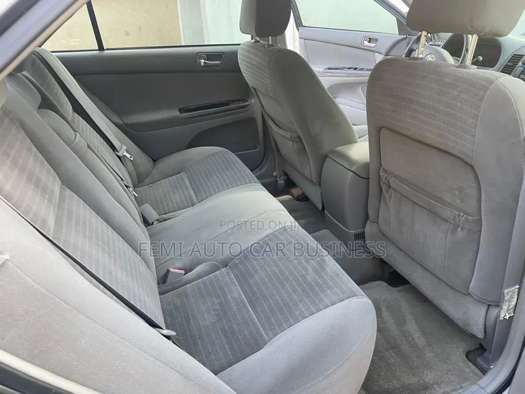 Toyota Camry 2005 Gray