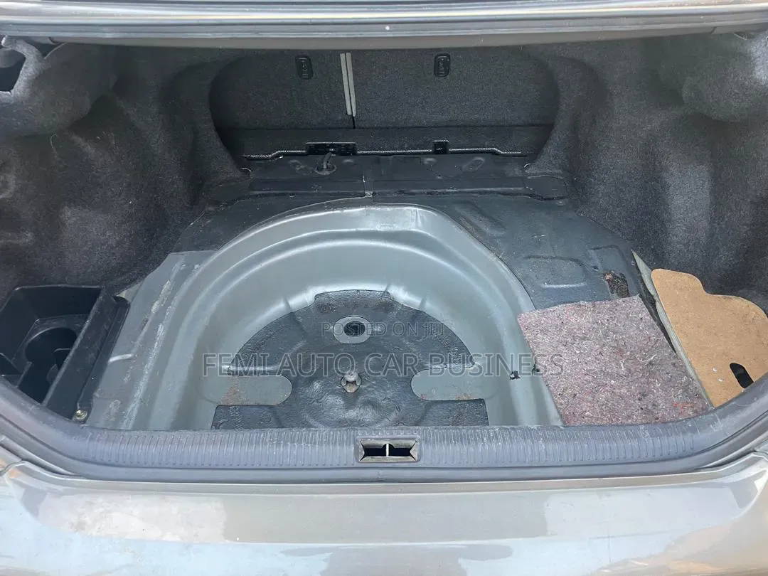 Toyota Camry 2005 Gray