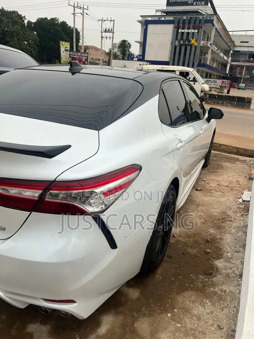 Toyota Camry XSE 2021 White