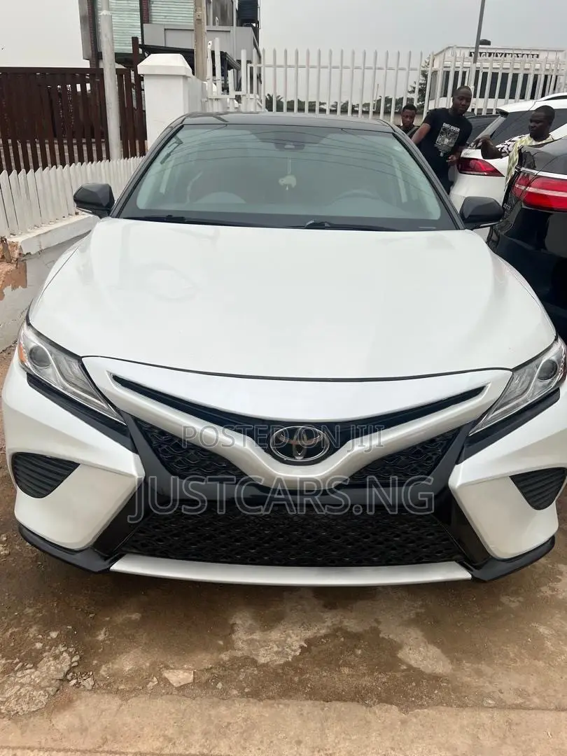Toyota Camry XSE 2021 White