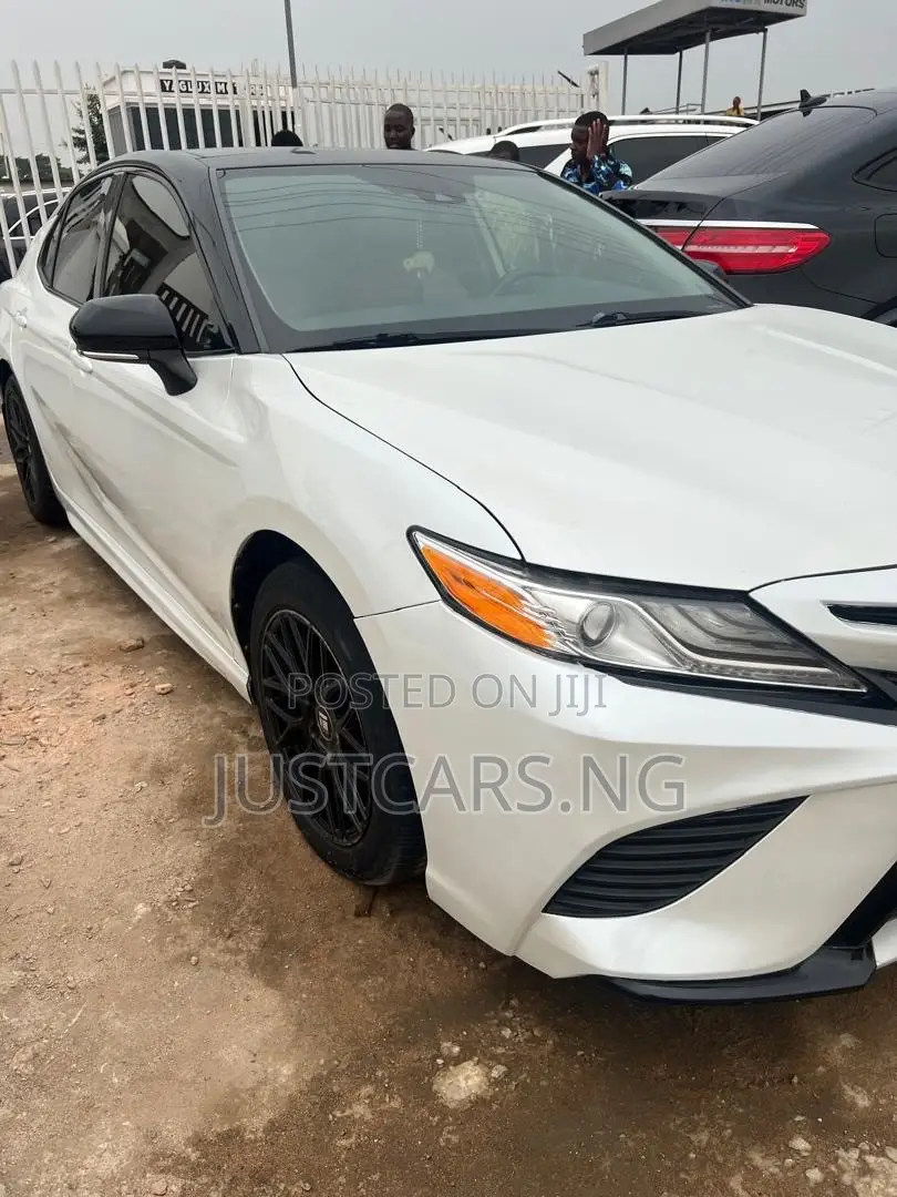 Toyota Camry XSE 2021 White