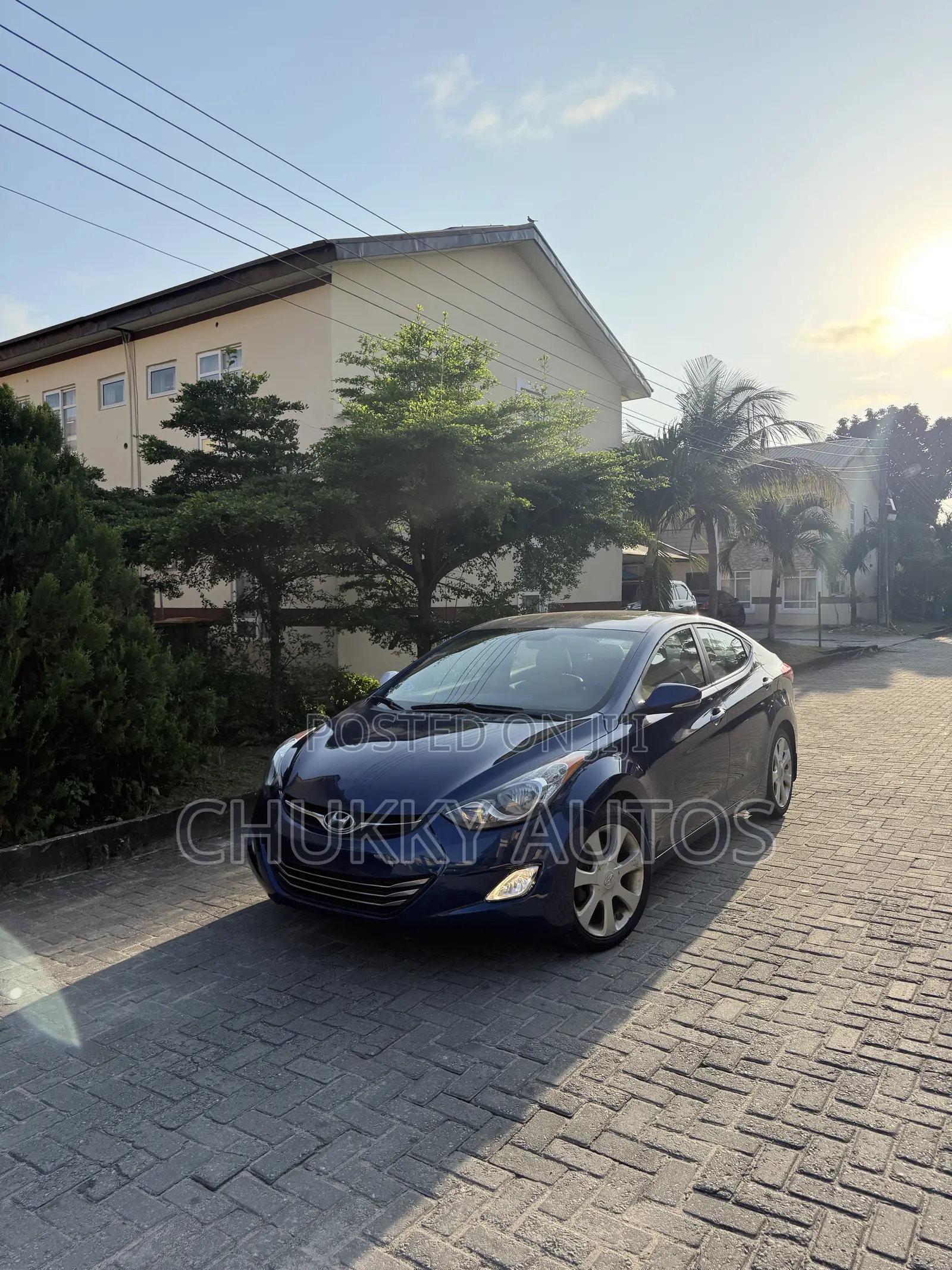 Hyundai Elantra Limited Sedan FWD (1.8L 4cyl 6A) 2013 Blue