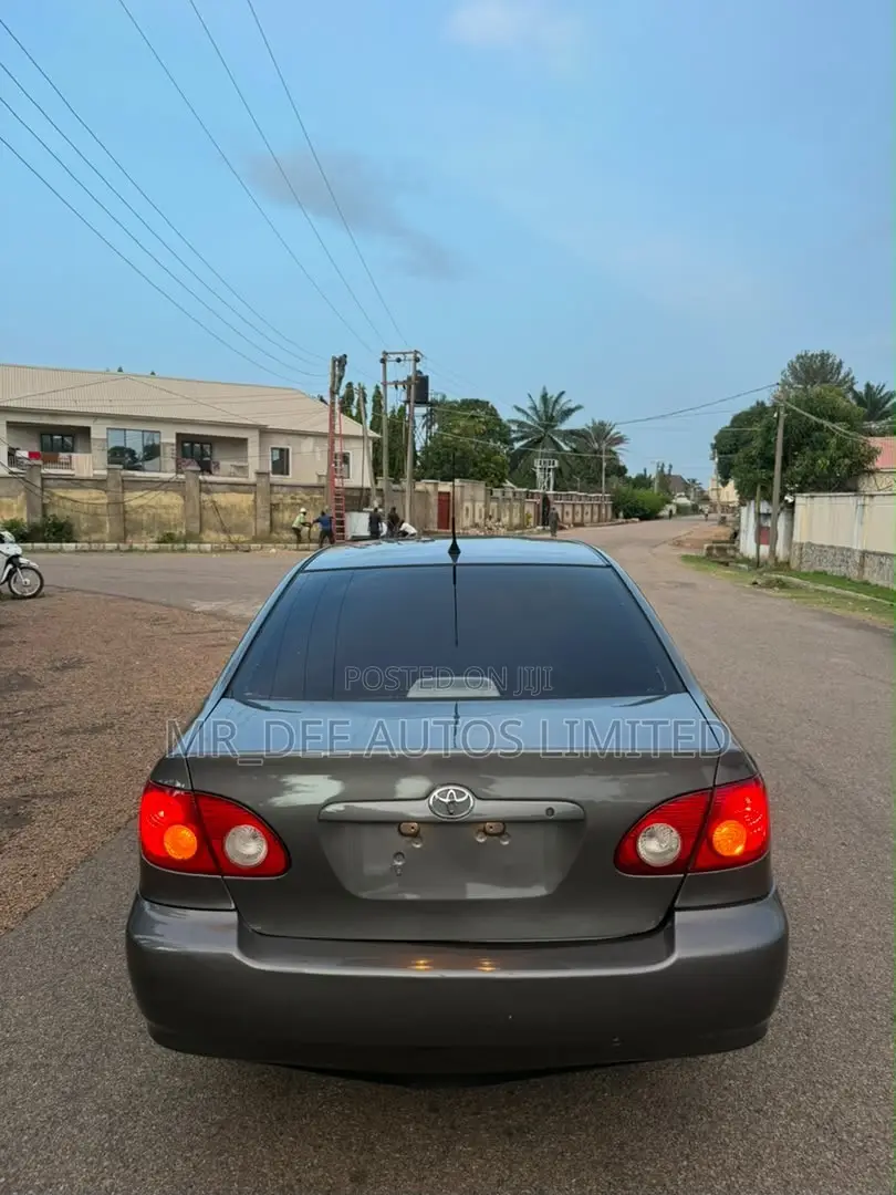 Toyota Corolla 2005 Gray