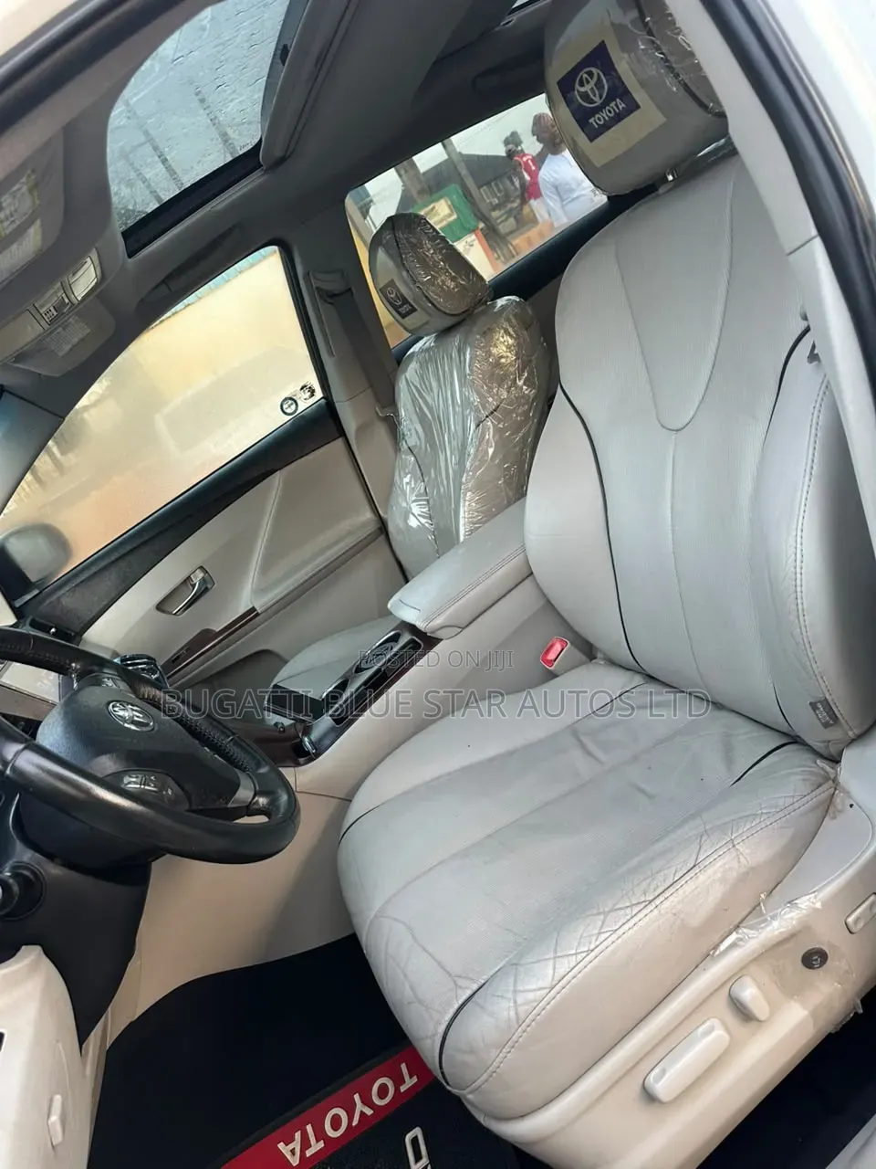 Toyota Avanza 2010 White