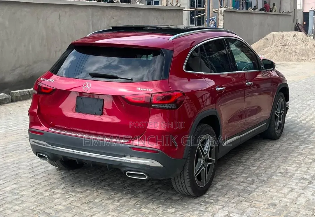 Mercedes-Benz GLA 250 2021 Red