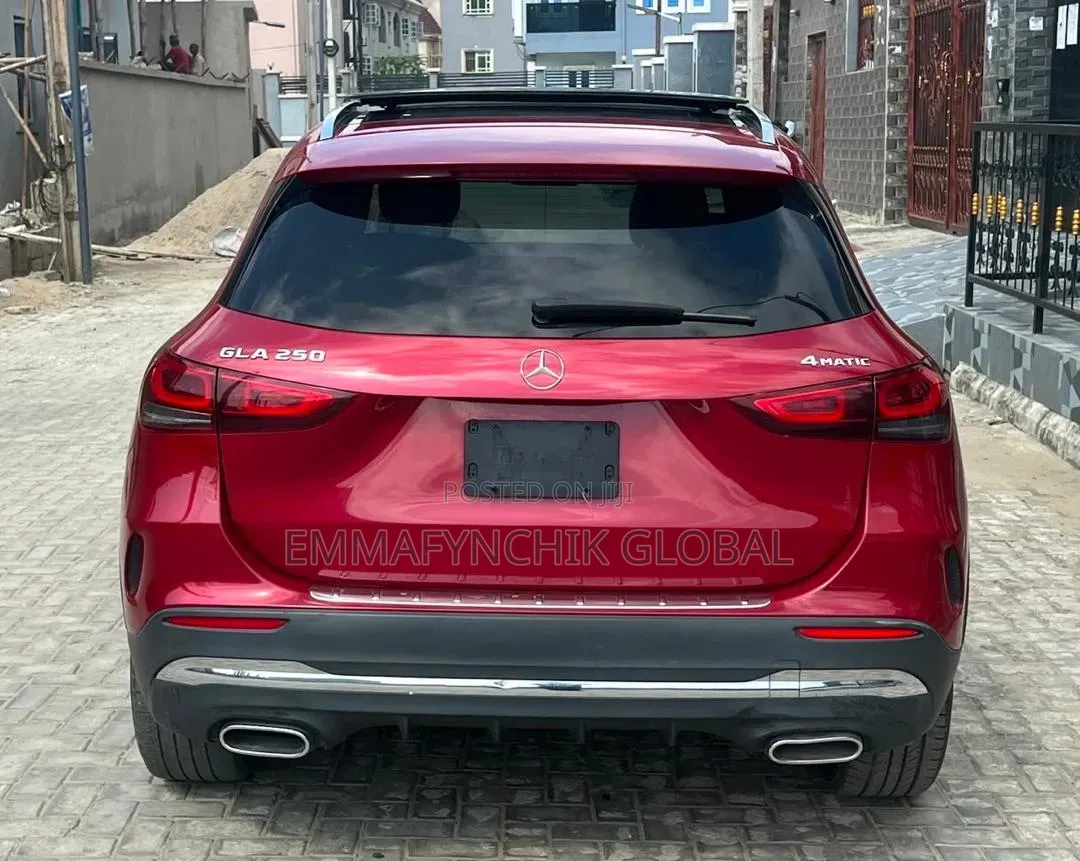 Mercedes-Benz GLA 250 2021 Red