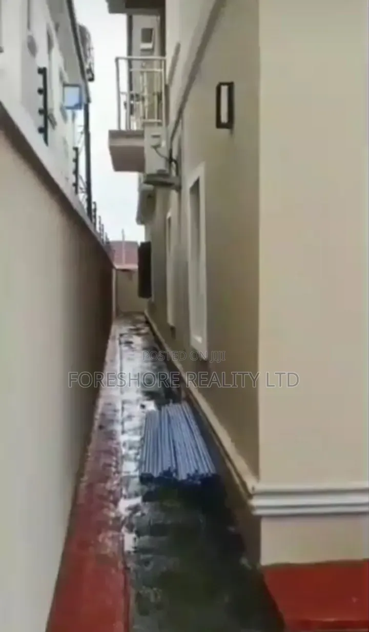4bdrm Duplex in Ayobo for sale