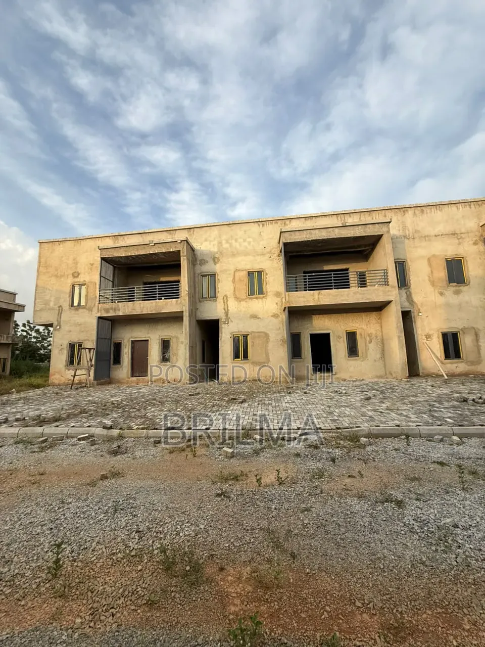4bdrm Duplex in Kuje for sale
