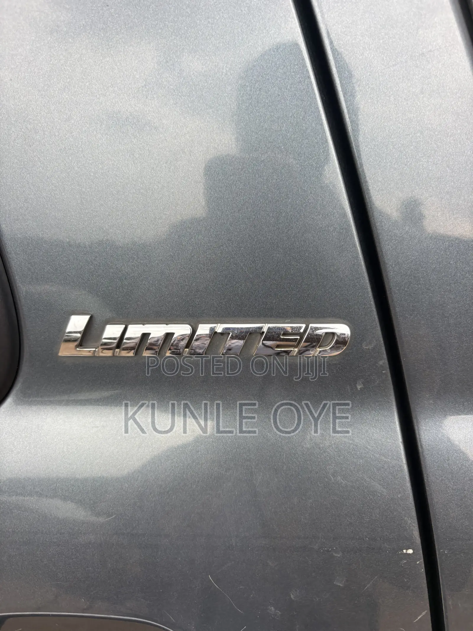 Toyota Sequoia Limited 4dr SUV 4WD (5.7L 8cyl 6A) 2010 Gray
