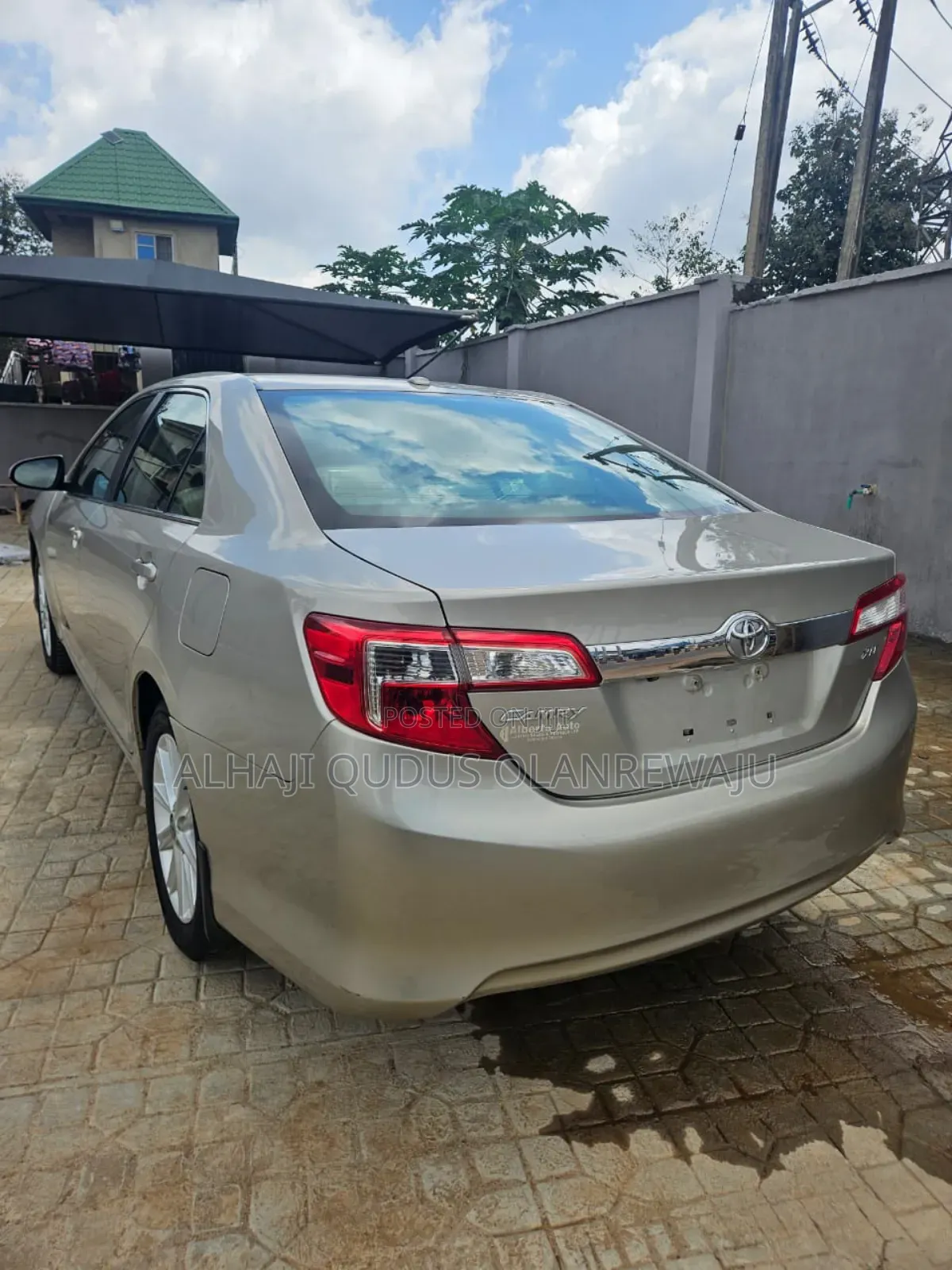 Toyota Camry XLE 4dr Sedan (2.5L 4cyl 6A) 2014 Gold