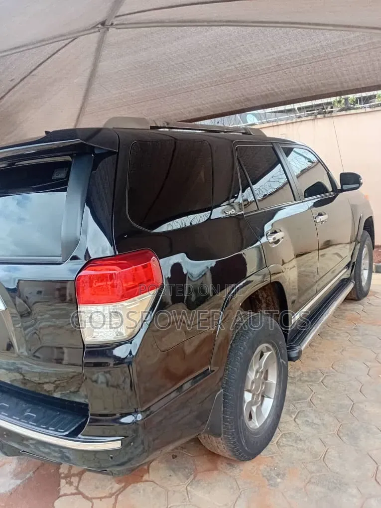 Toyota 4-Runner SR5 2WD 2011 Black