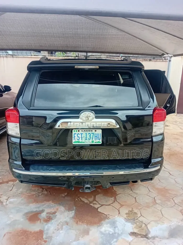 Toyota 4-Runner SR5 2WD 2011 Black