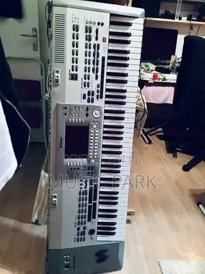 Clean Used Yamaha 9000 Pro Arranger Workstation Keyboard for Sale!