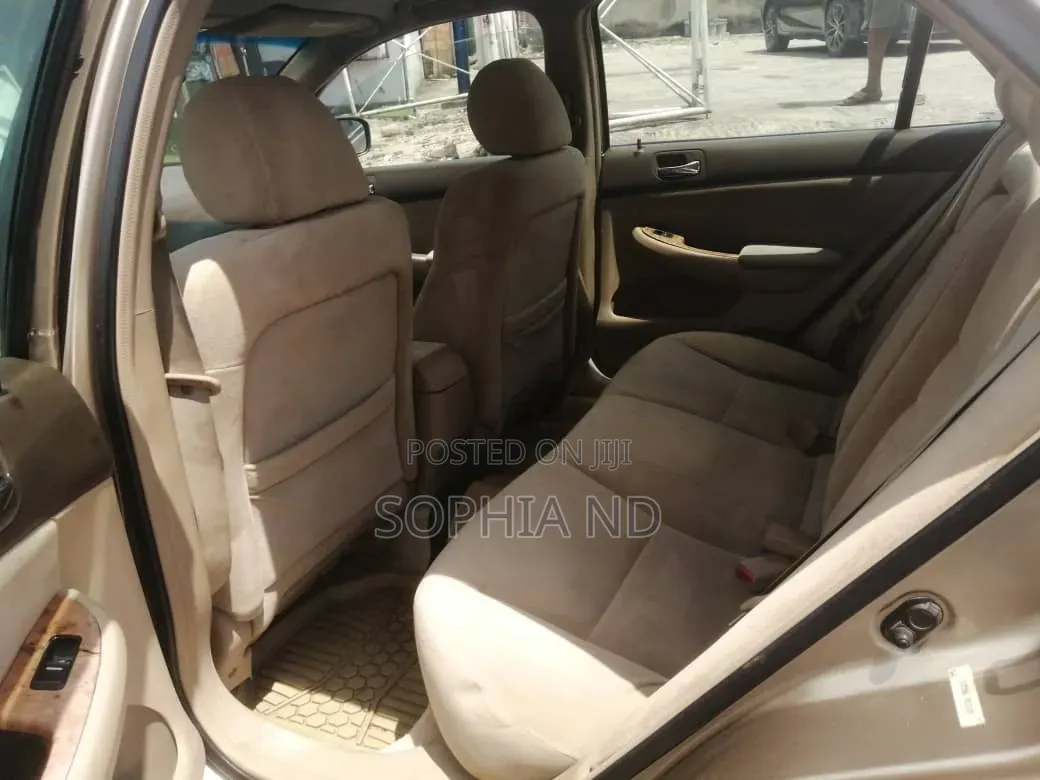 Honda Accord 2006 Gold