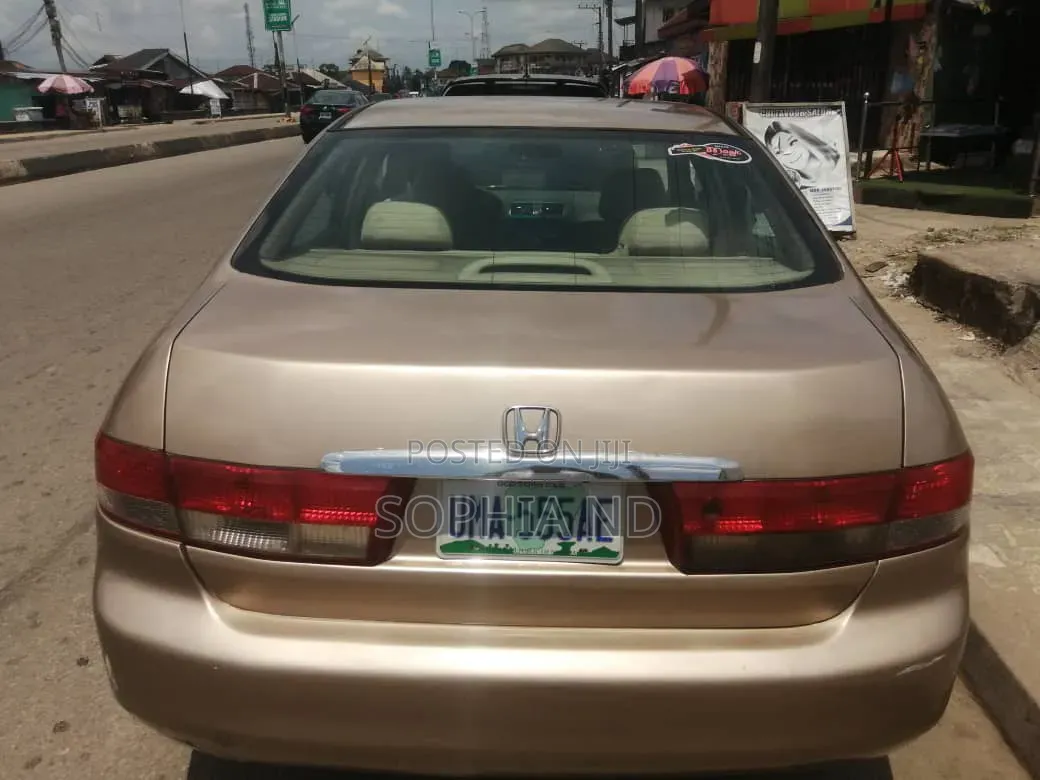 Honda Accord 2006 Gold