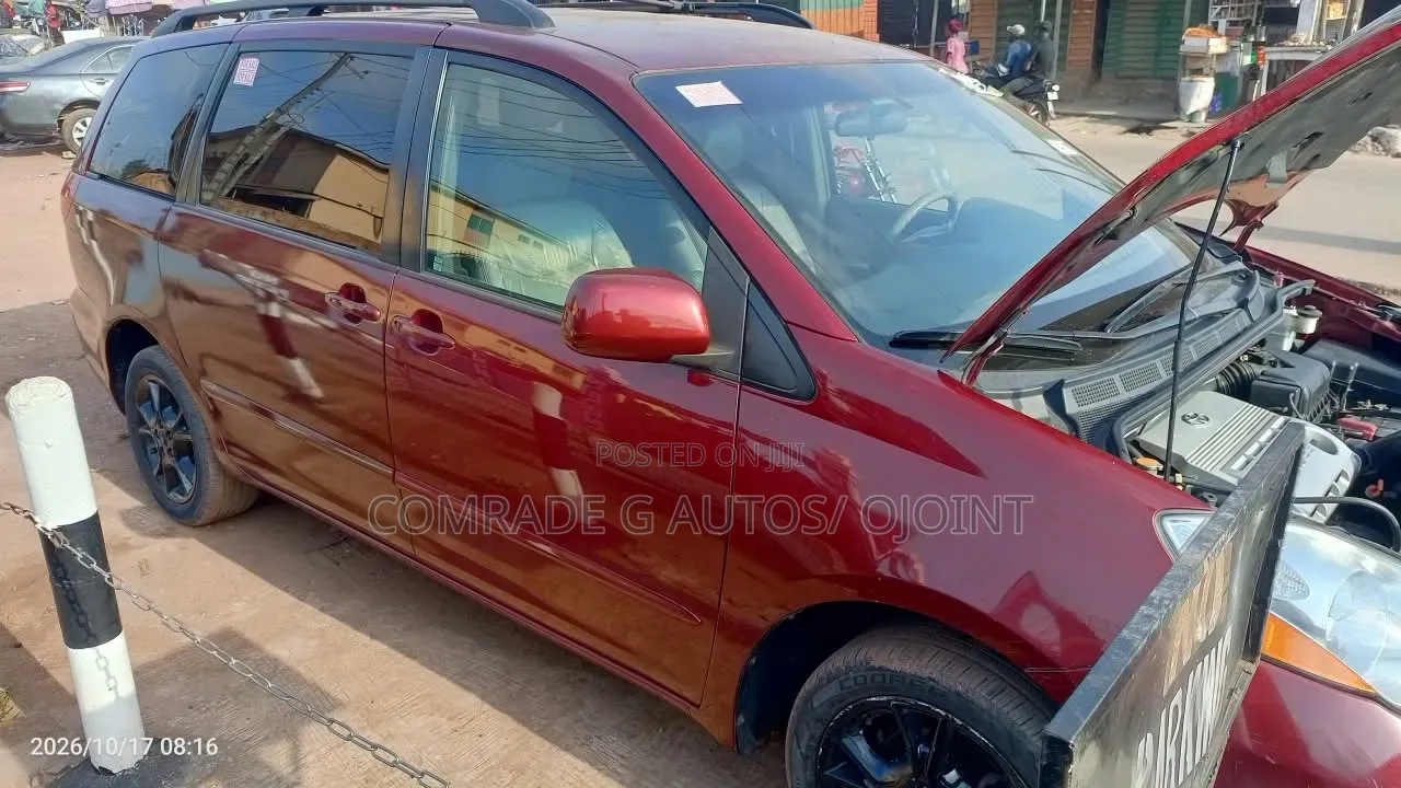 Toyota Sienna XLE Limited 2007 Red