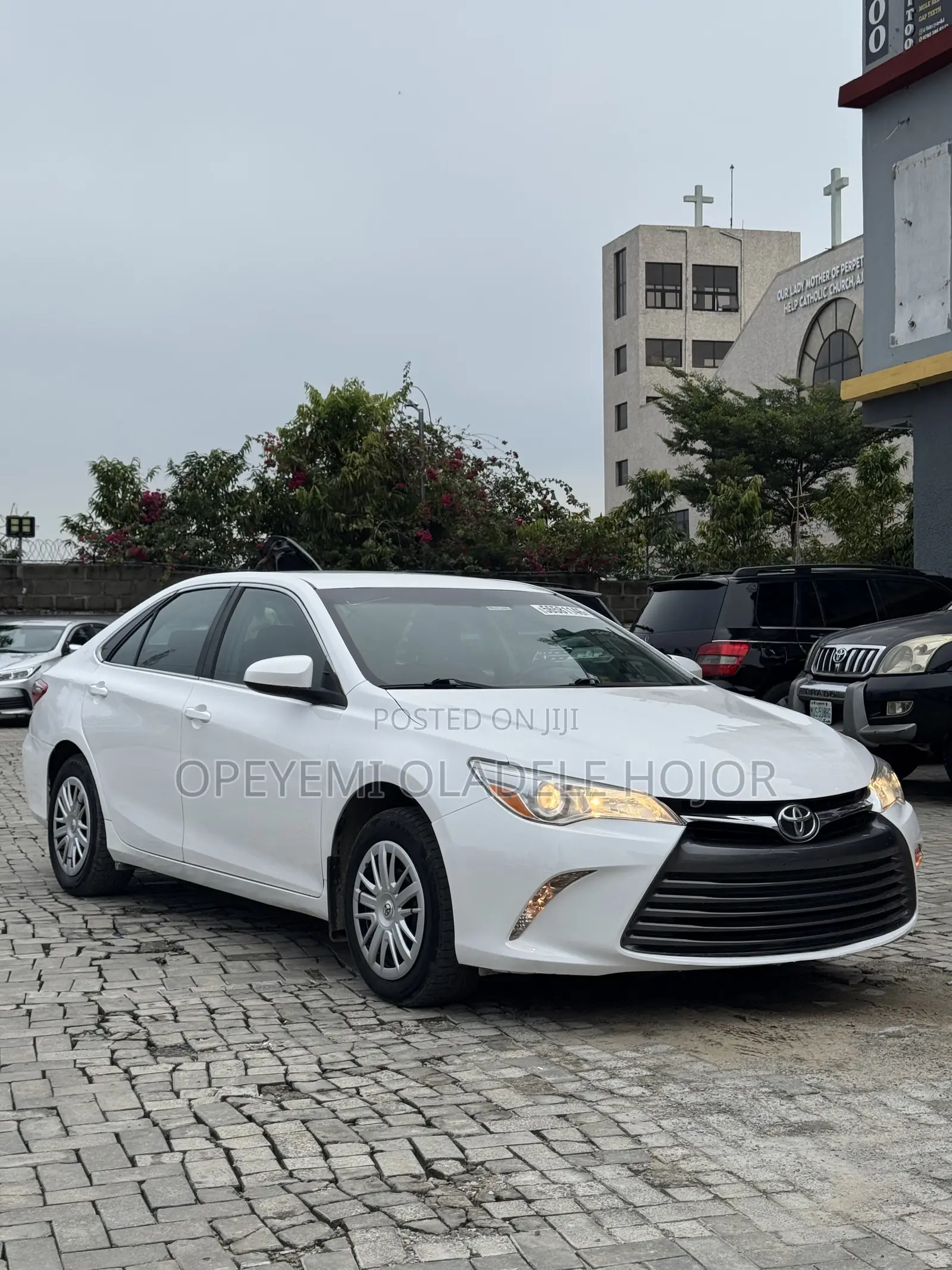 Toyota Camry LE 4dr Sedan (2.5L 4cyl 6A) 2016 White