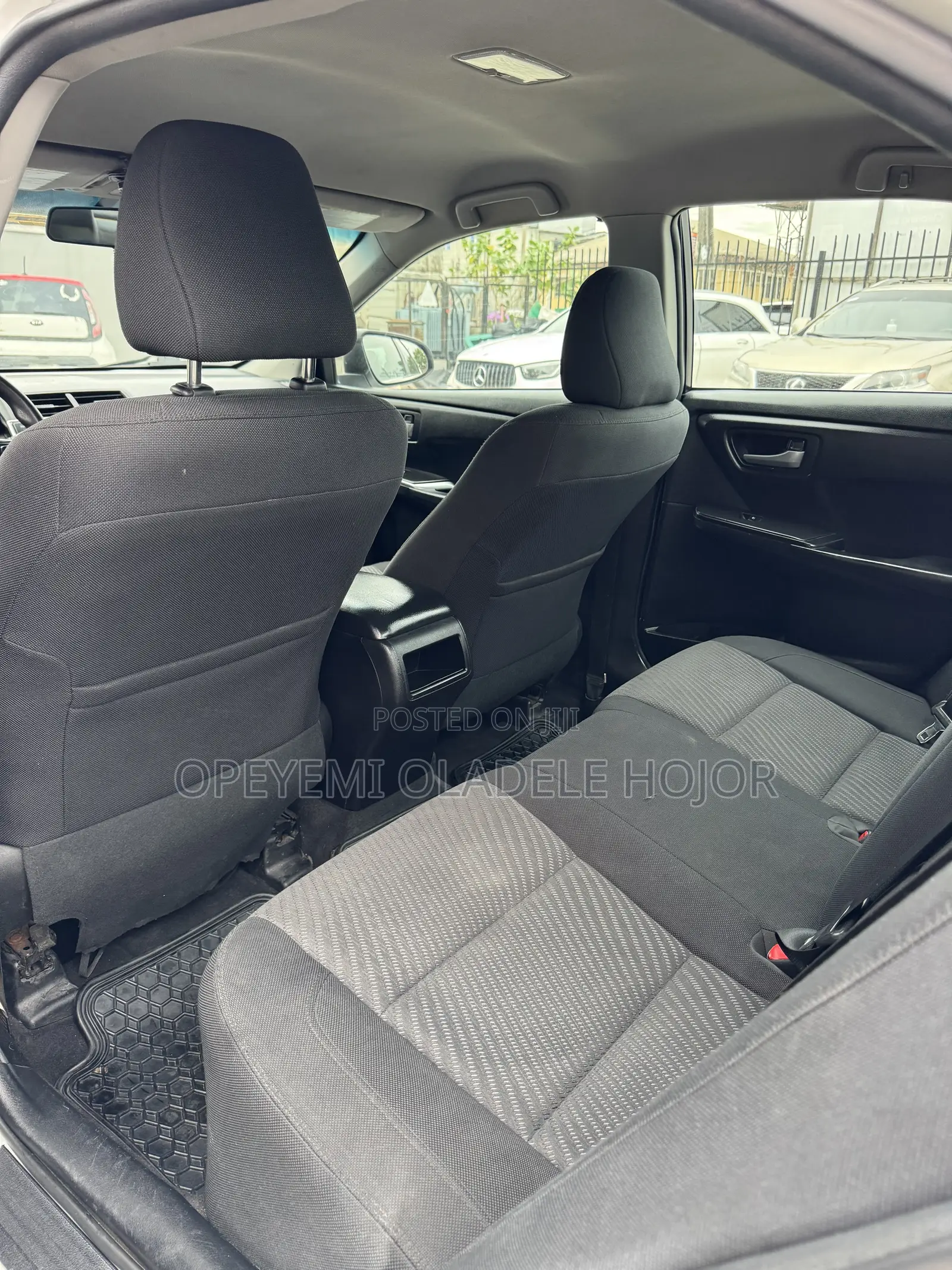 Toyota Camry LE 4dr Sedan (2.5L 4cyl 6A) 2016 White