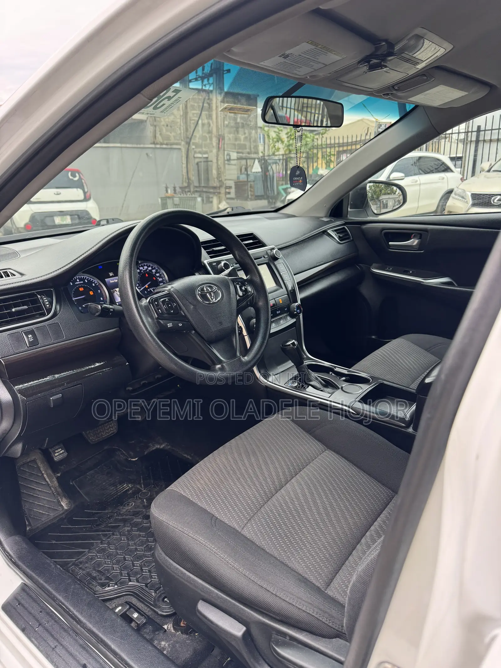 Toyota Camry LE 4dr Sedan (2.5L 4cyl 6A) 2016 White