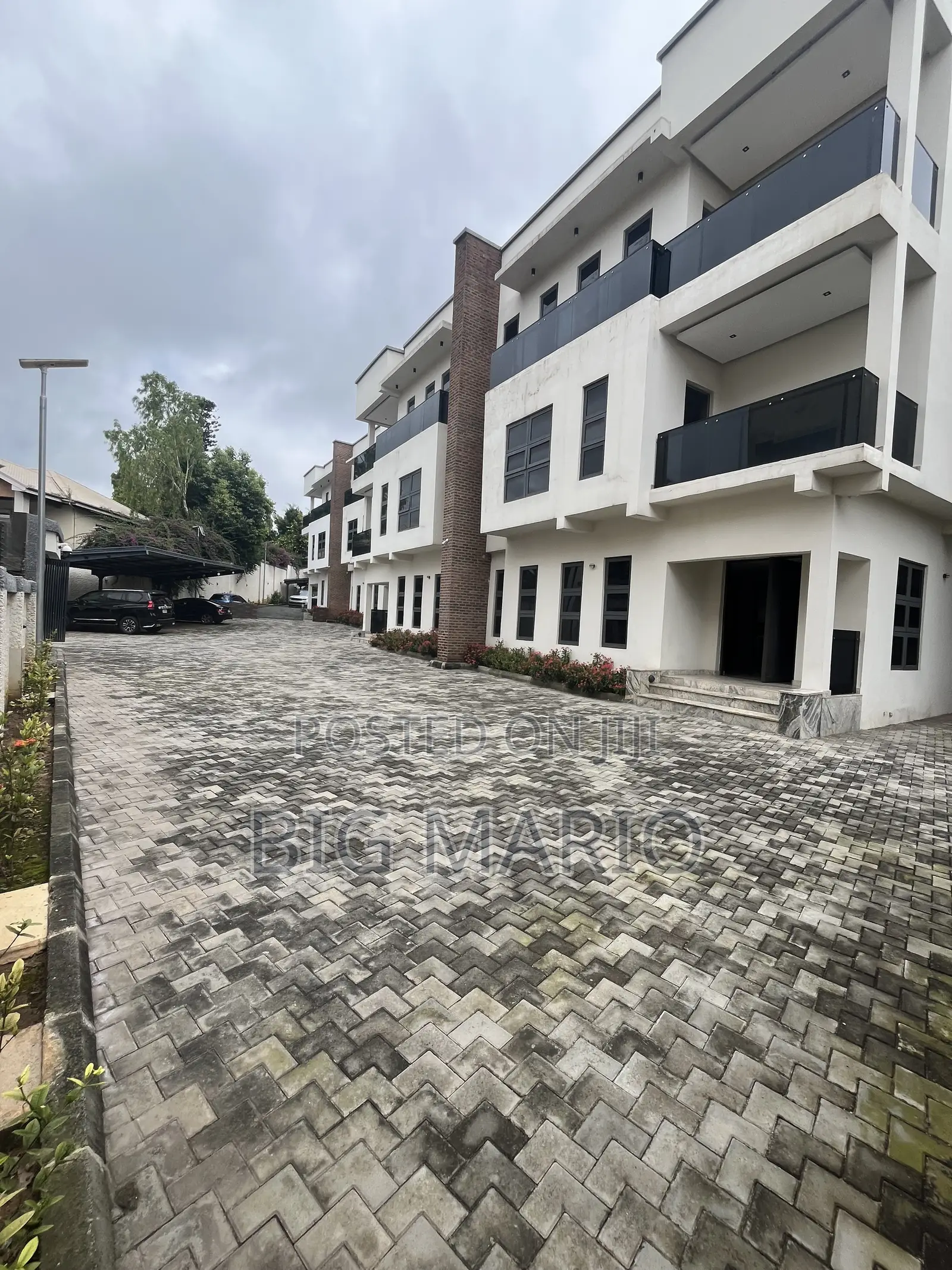 5bdrm Duplex in Asokoro for sale