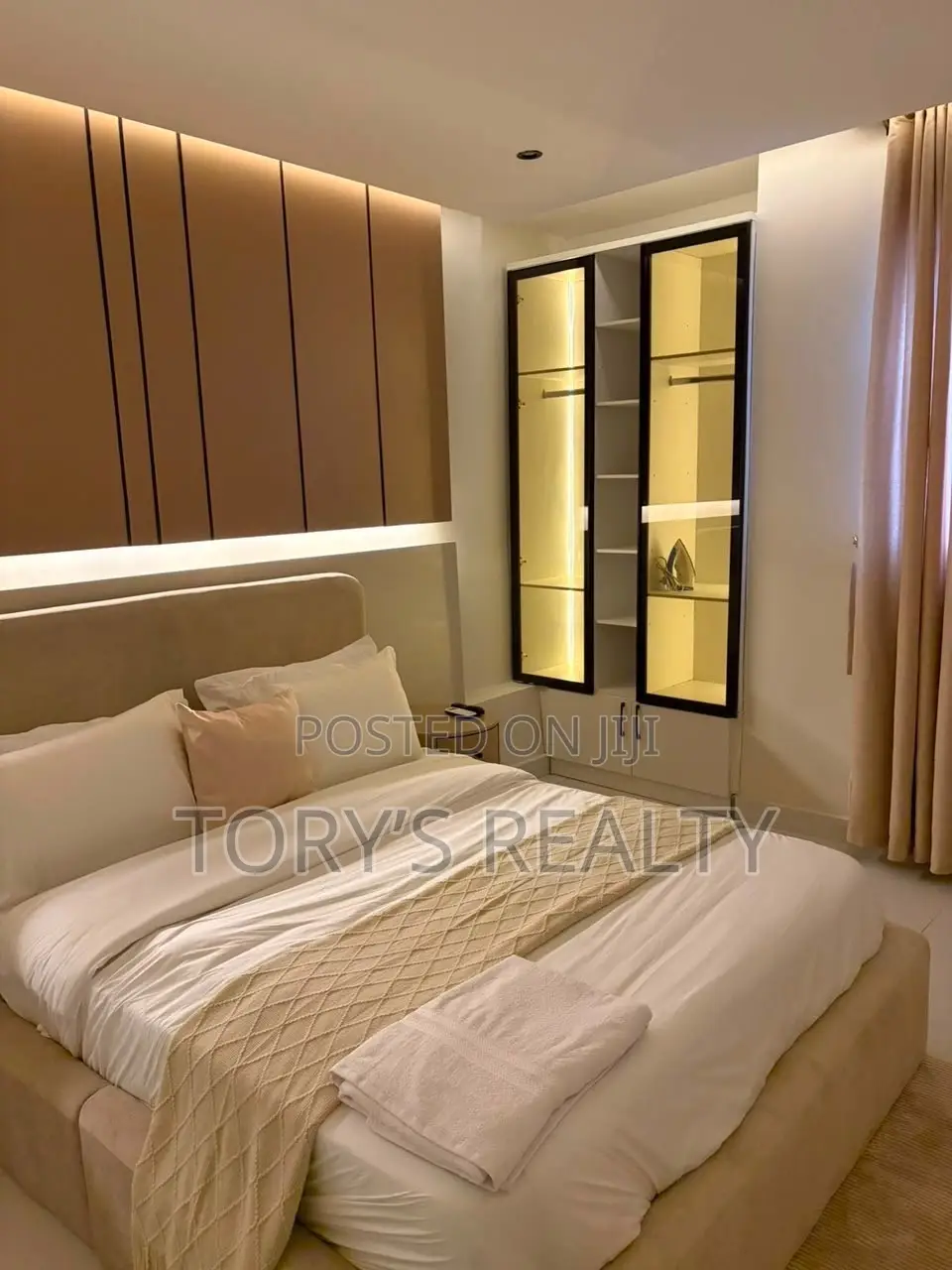 2bdrm Apartment in Lekki Phase 1 for rent
