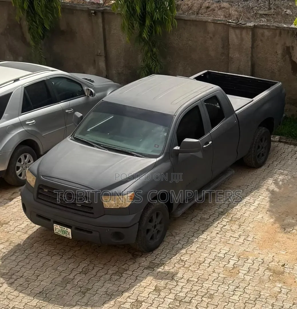 Toyota Tundra 2012 Black