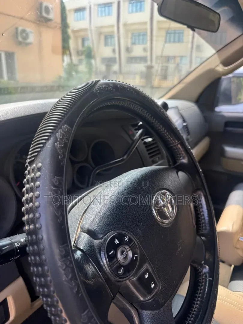 Toyota Tundra 2012 Black
