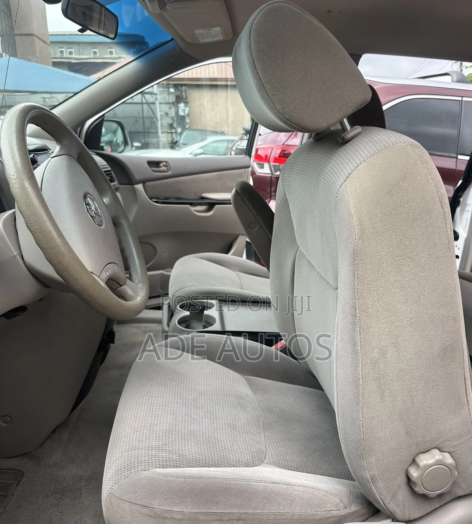Toyota Sienna LE AWD (3.3L V6 5A) 2004 White