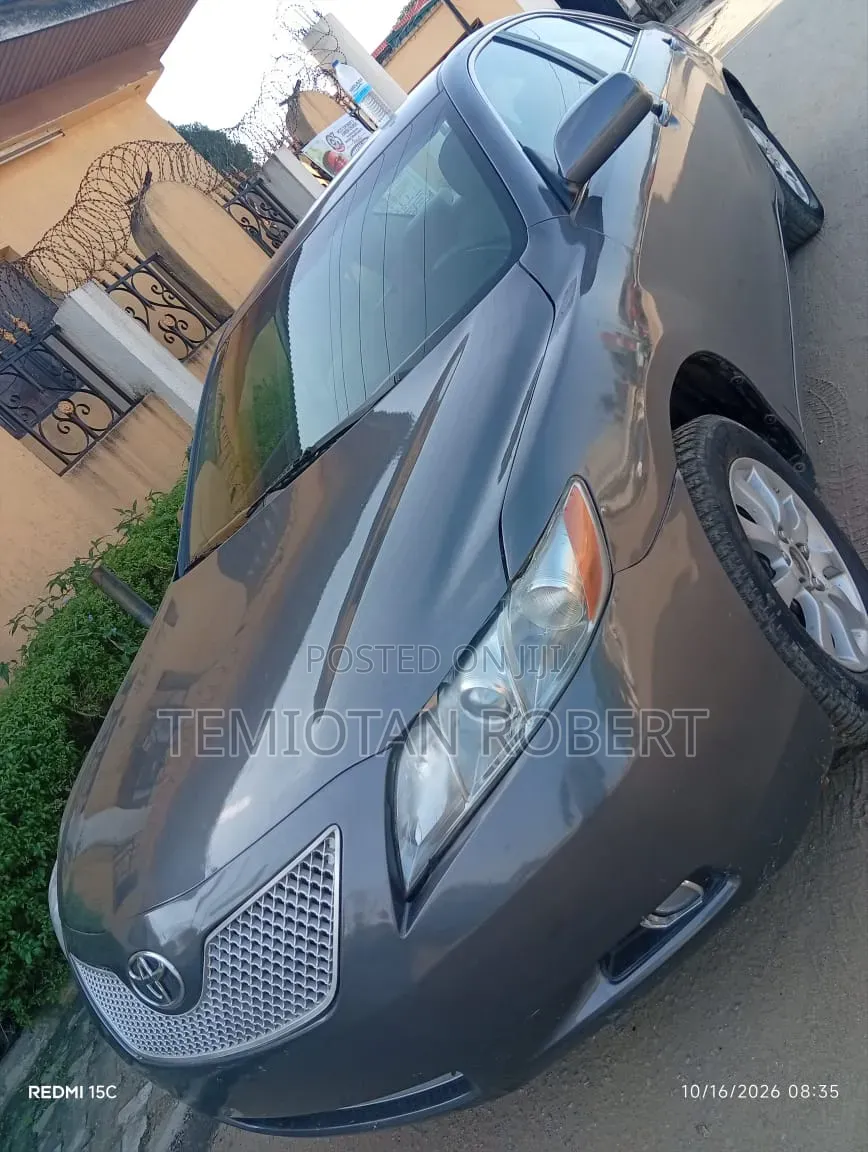 Toyota Camry LE 4dr Sedan (2.4L 4cyl 5A) 2009 Gray