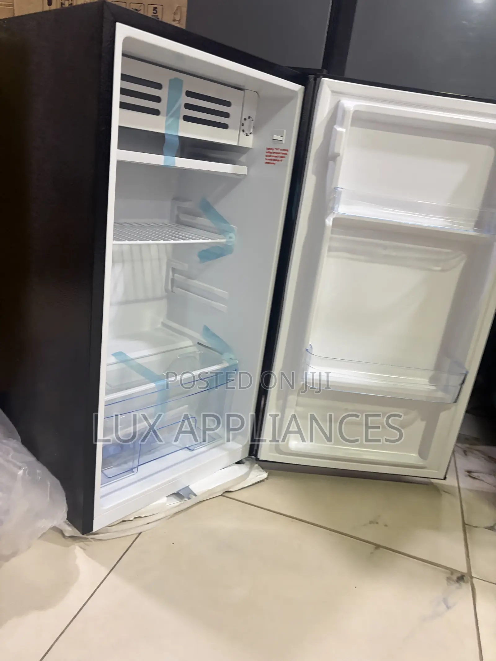 Royal 105L Compact Refrigerator for Home