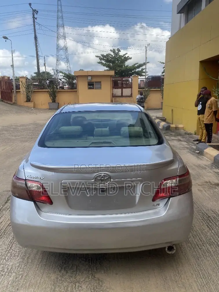 Toyota Camry LE 4dr Sedan (2.4L 4cyl 5A) 2008 Silver