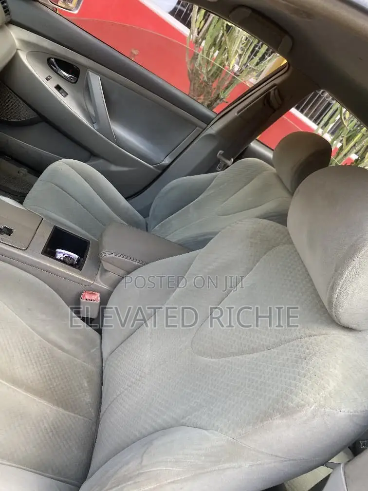 Toyota Camry LE 4dr Sedan (2.4L 4cyl 5A) 2008 Silver