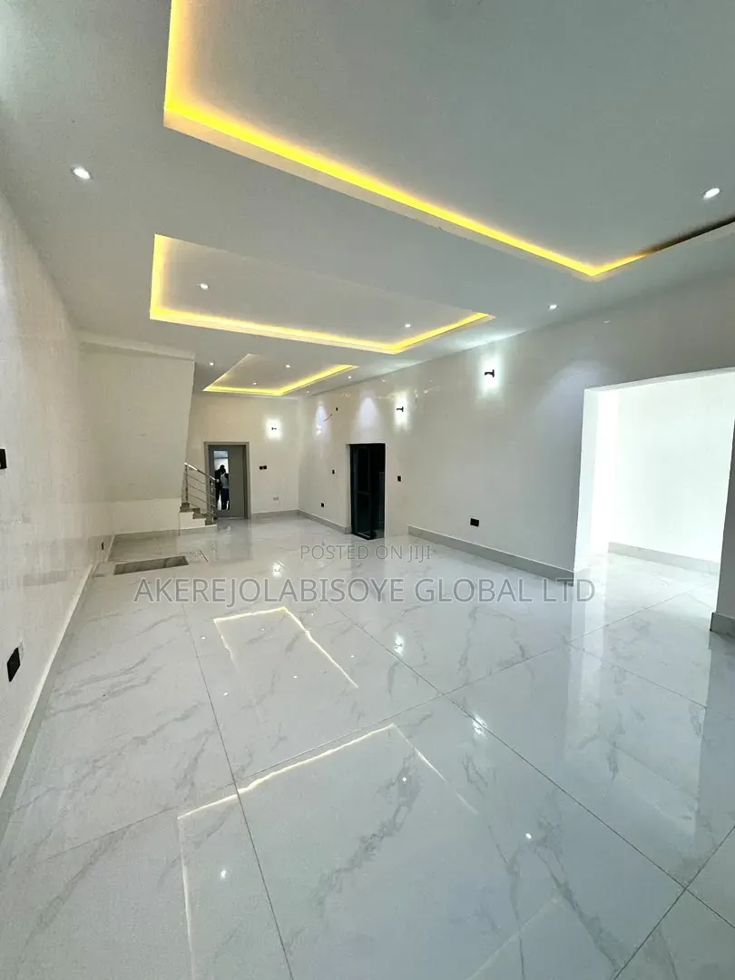 4bdrm Duplex in Guzape Abuja for rent