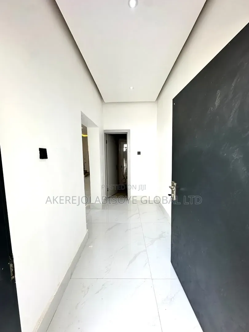 4bdrm Duplex in Guzape Abuja for rent