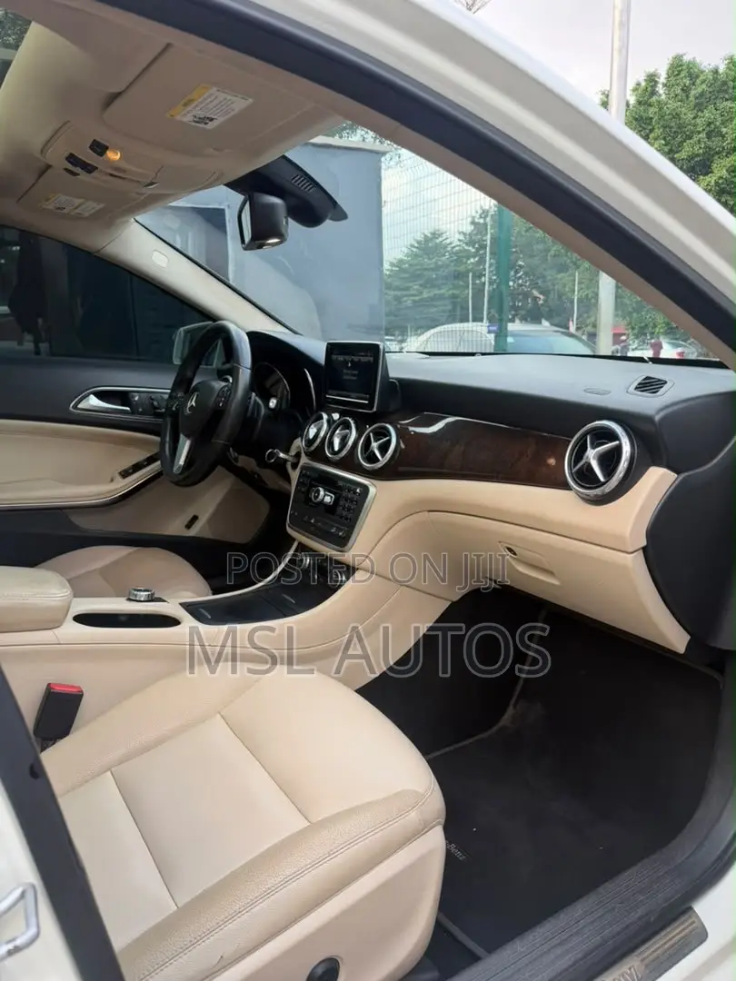 Mercedes-Benz GLA 250 2016 White