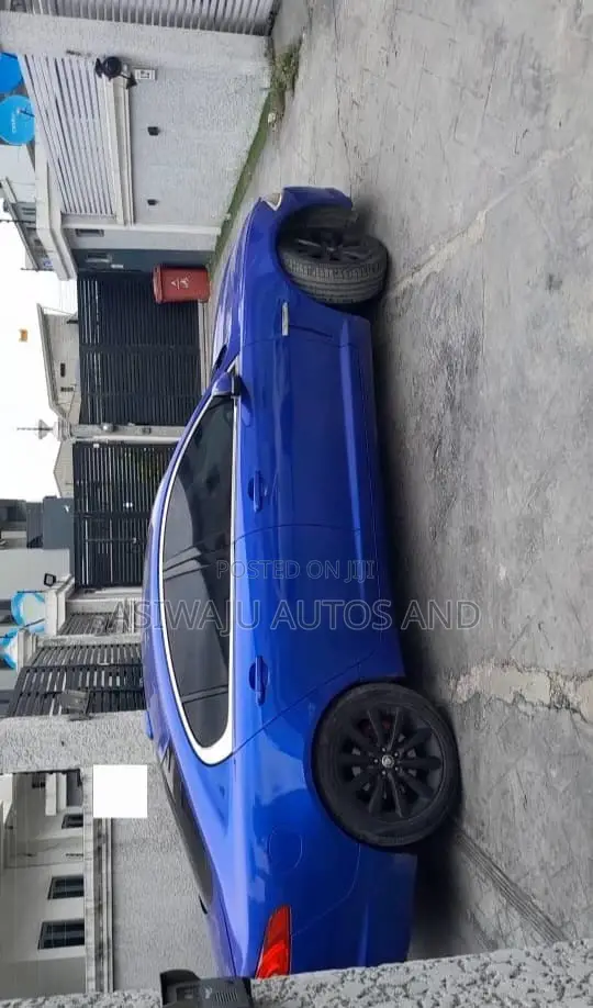 Jaguar XF Premium 2011 Blue