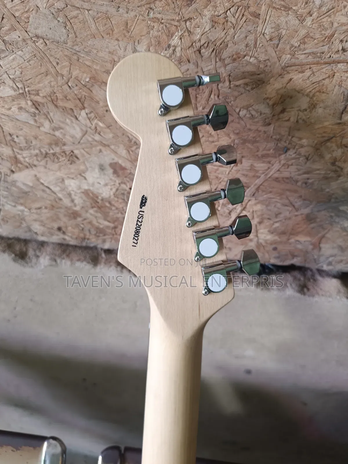 Fender 24 Frets Stratocaster Electric Guitar