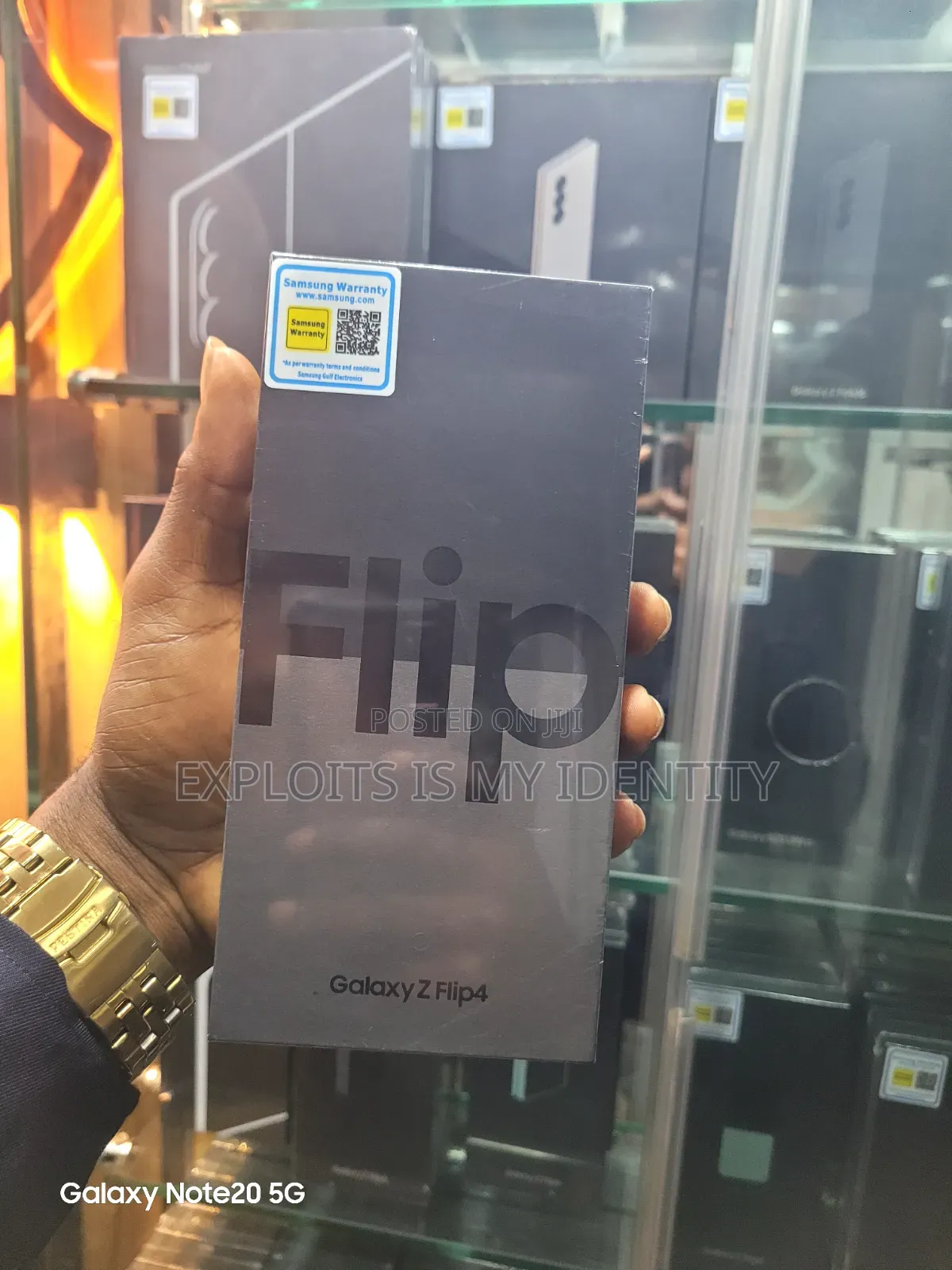 New Samsung Galaxy Z Flip4 128 GB Gray