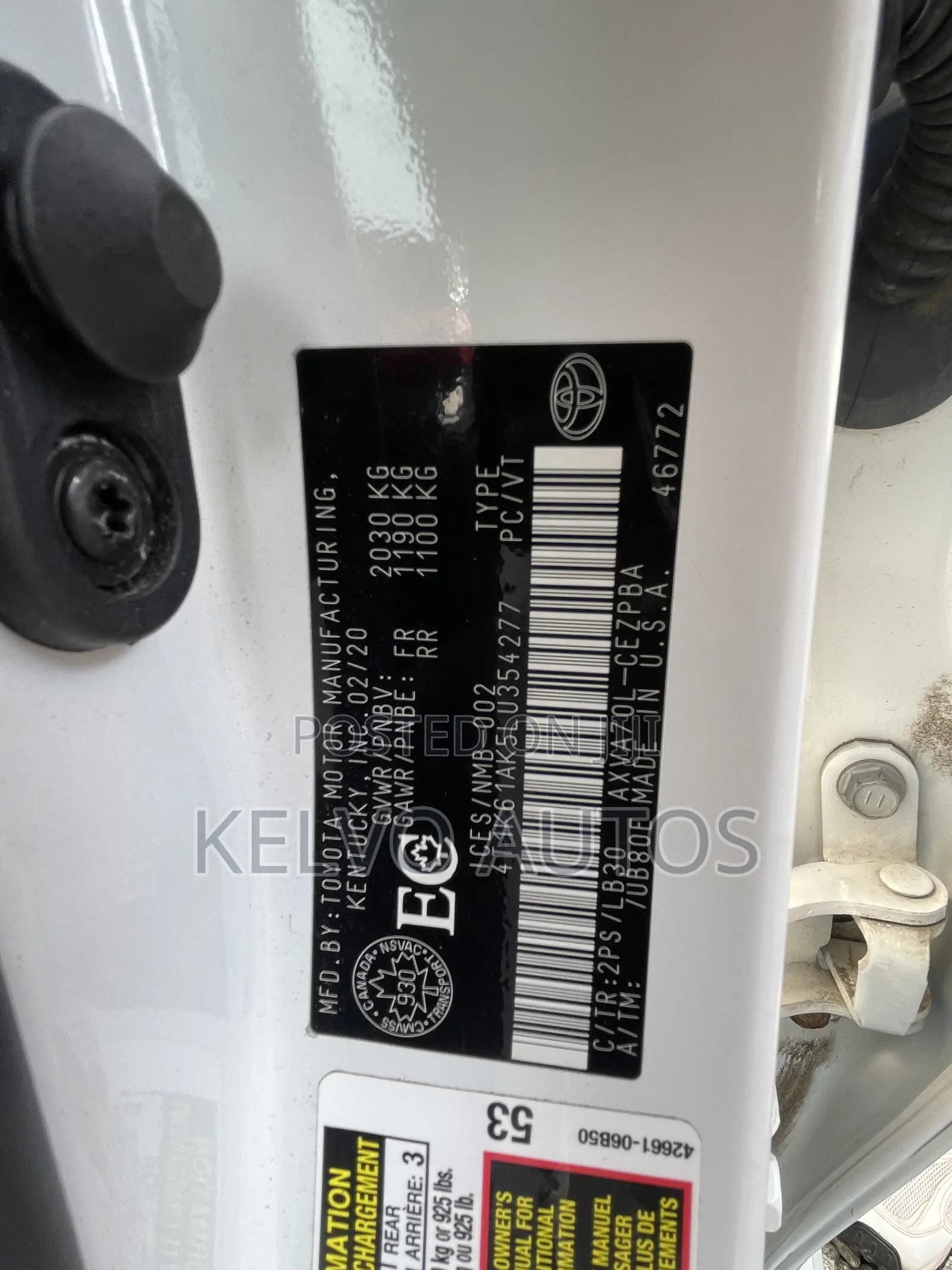 Toyota Camry XLE FWD 2020 White