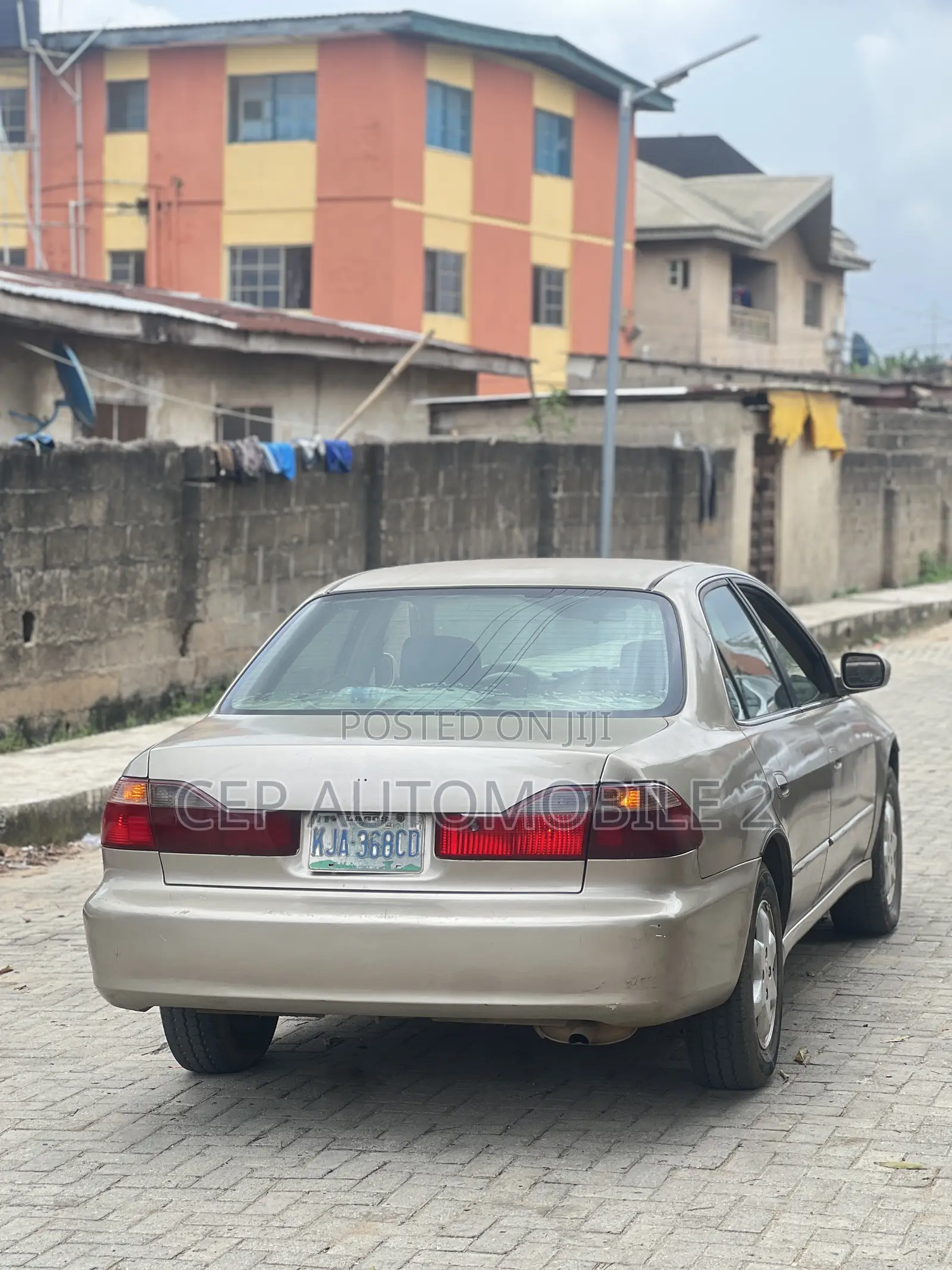 Honda Accord 2000 Gold