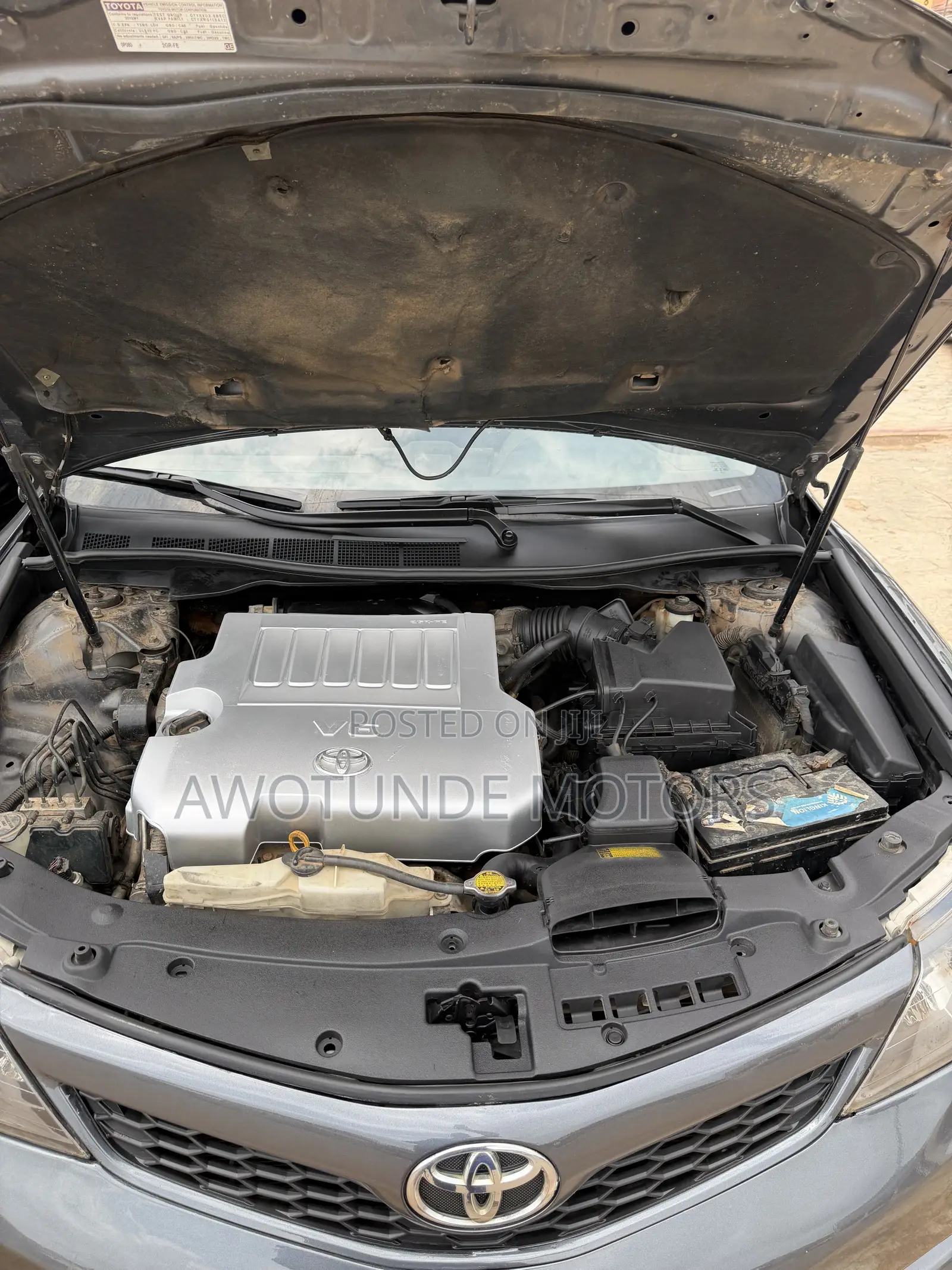 Toyota Camry SE V6 4dr Sedan (3.5L 6cyl 6A) 2013 Gray