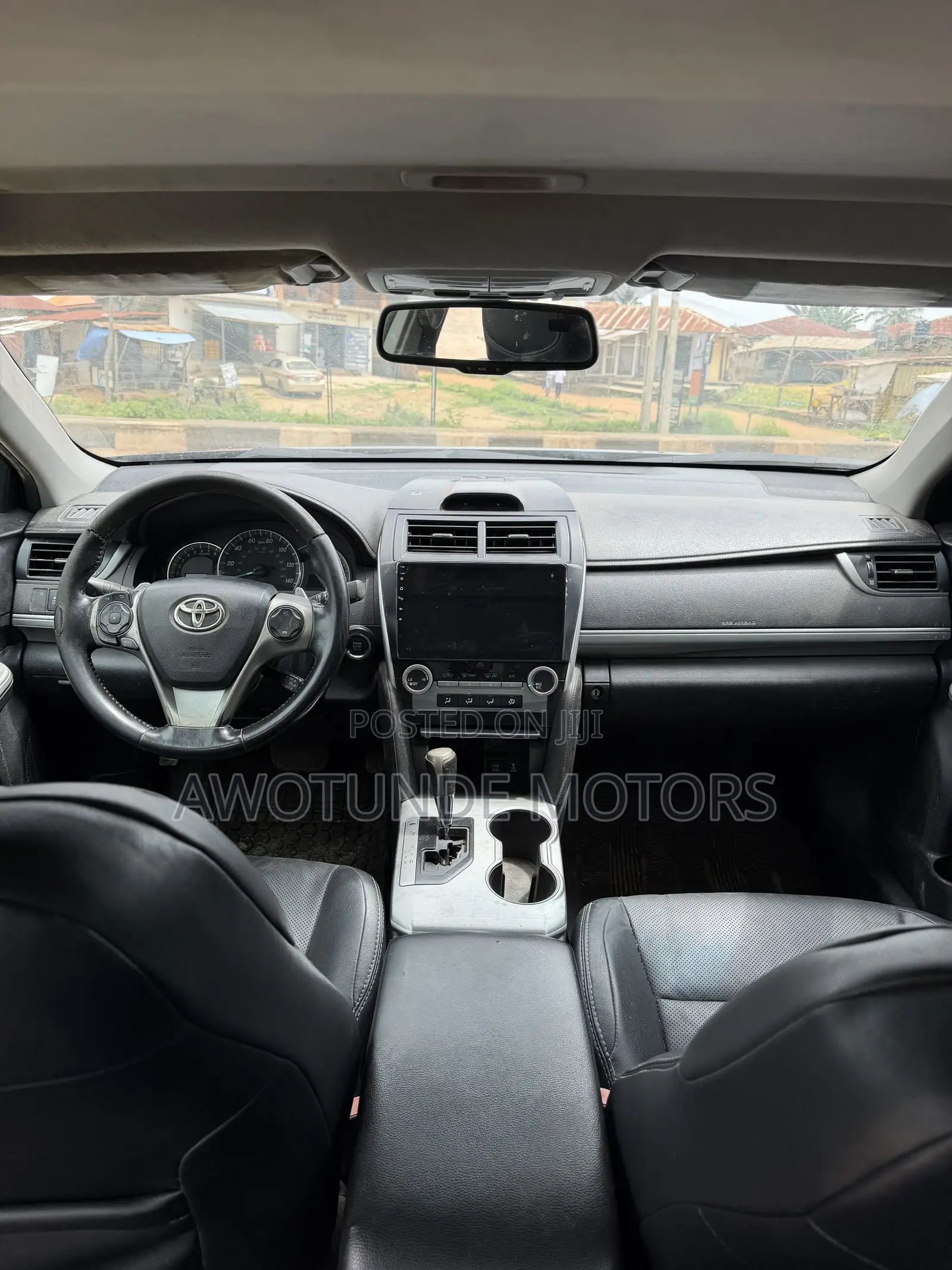 Toyota Camry SE V6 4dr Sedan (3.5L 6cyl 6A) 2013 Gray