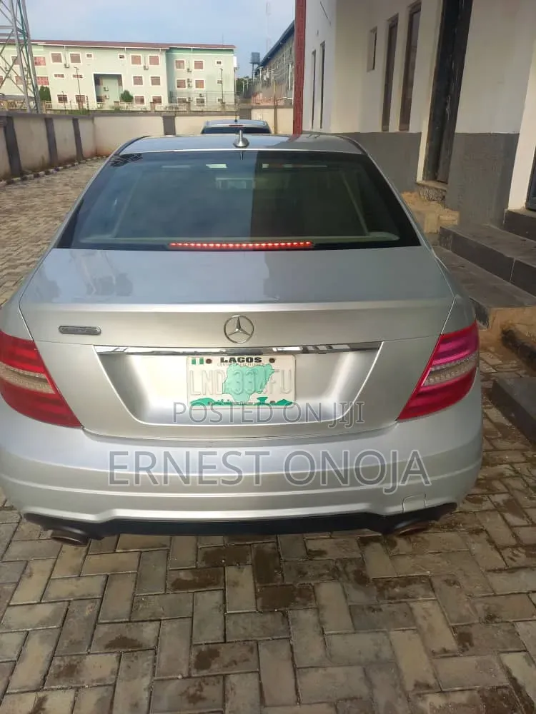 Mercedes-Benz C300 2009 Silver