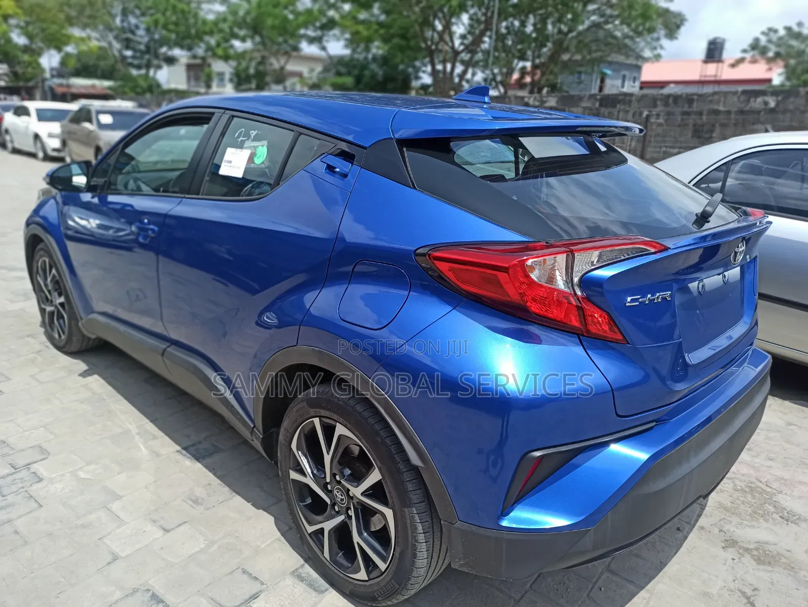 Toyota C-HR 2017 Blue