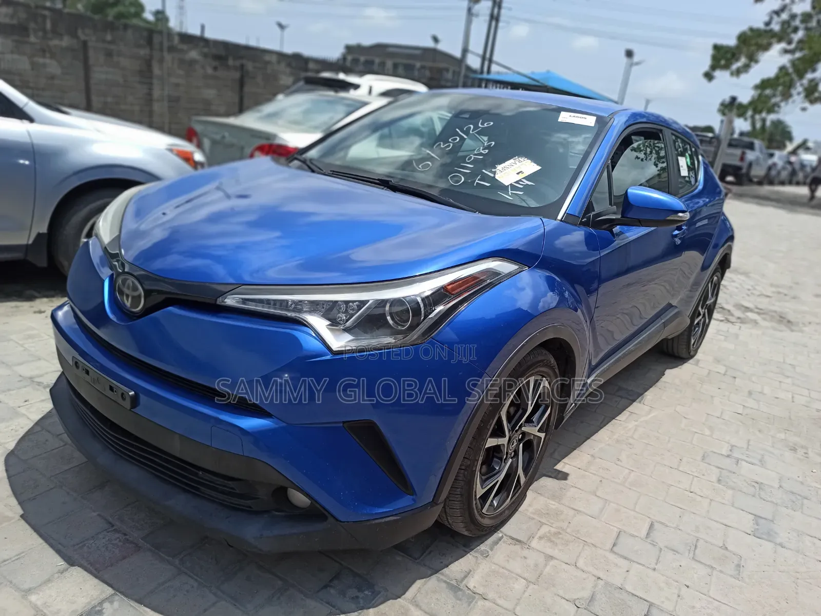 Toyota C-HR 2017 Blue