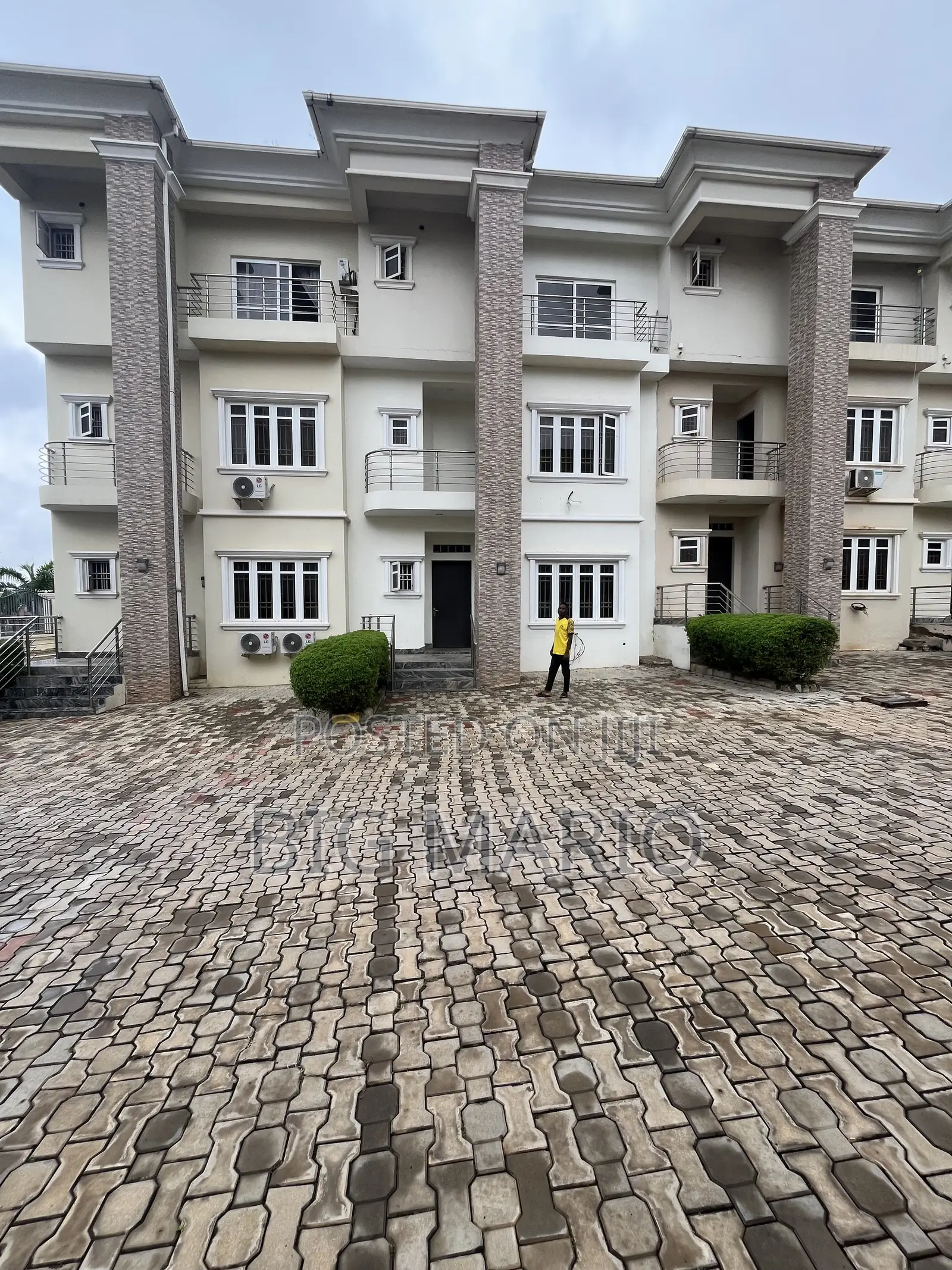 4bdrm Duplex in Guzape for sale